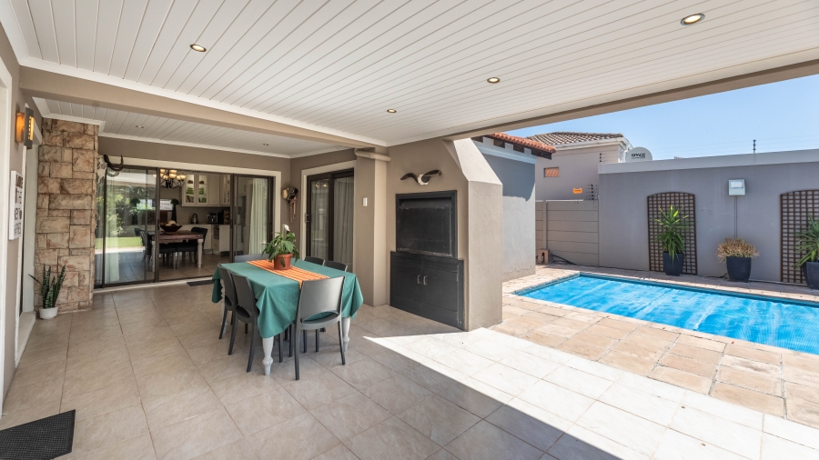 5 Bedroom Property for Sale in Parklands Western Cape